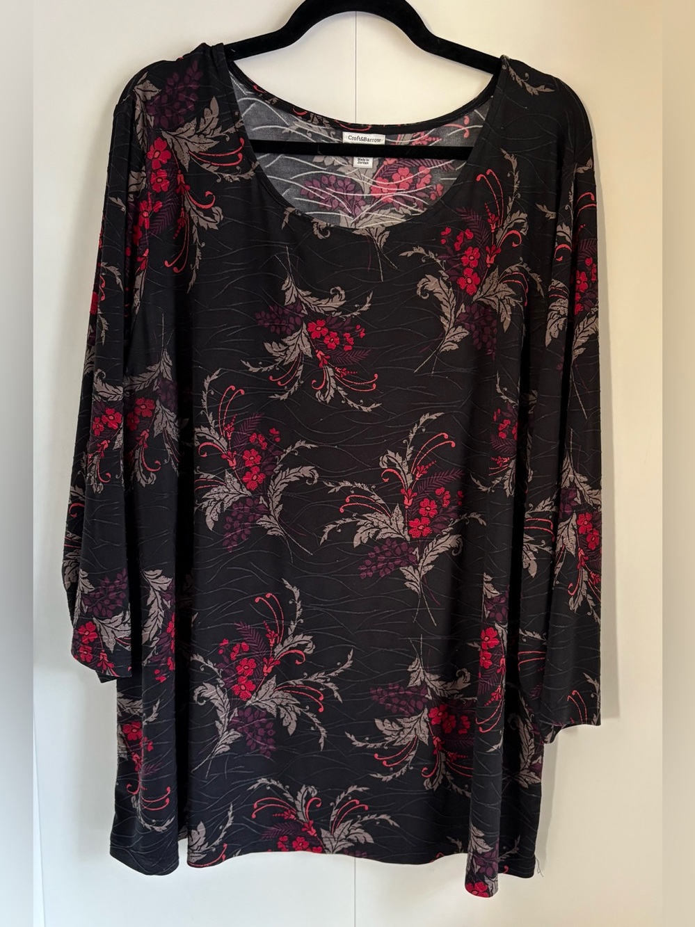 Croft & Barrow Black Floral Scoop Neck Tunic with Red and Mauve Accents